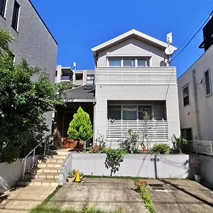 ホームステイ Bell House, 東京都